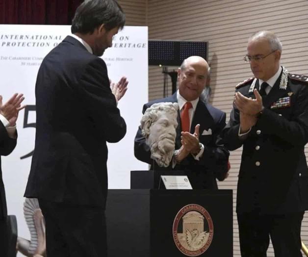 Embajador de EEUU devuelve a Italia estatua robada en 1968 Embajador de EEUU devuelve a Italia estatua robada en 1968