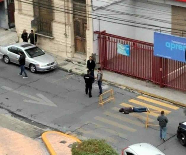Muere ladrón abatido tras asalto a banco, en Monterrey