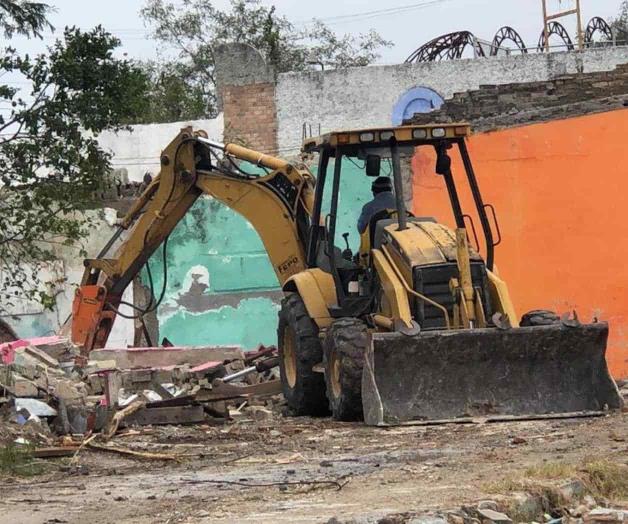 Derriban cuarterías en zona de tolerancia Derriban cuarterías en zona de tolerancia
