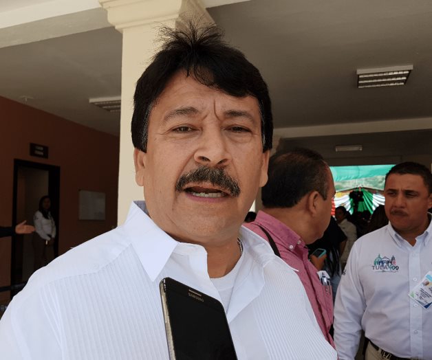 Cita FGR a líder sindical del IMSS