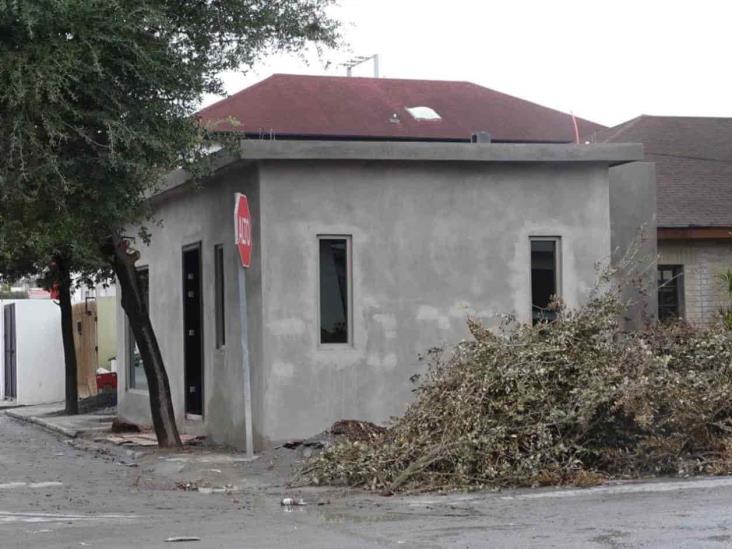 Amplía vivienda; recorta banqueta Amplía vivienda; recorta banqueta