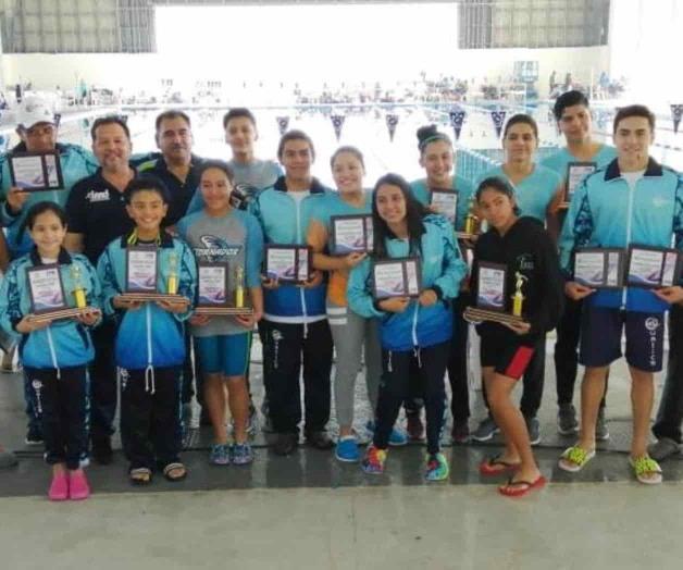 Cumplen con el Estatal de Natación