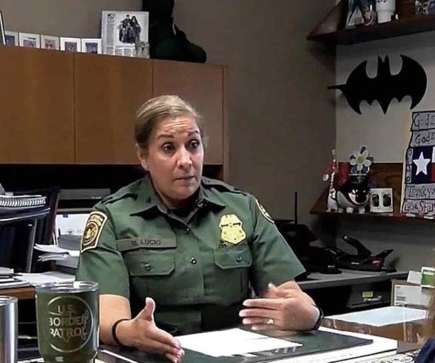 Dirige una mujer a Patrulla Fronteriza