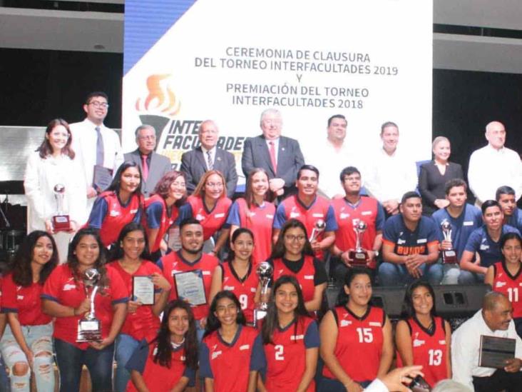 Premia UAT a deportistas universitarios Premia UAT a deportistas universitarios