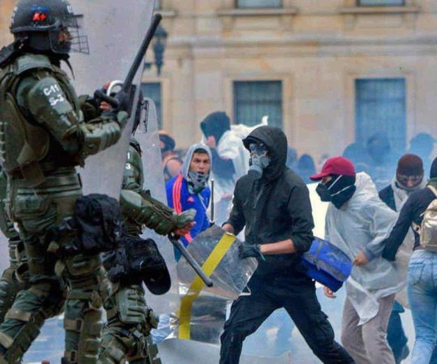 Decreta Bogotá toque de queda 