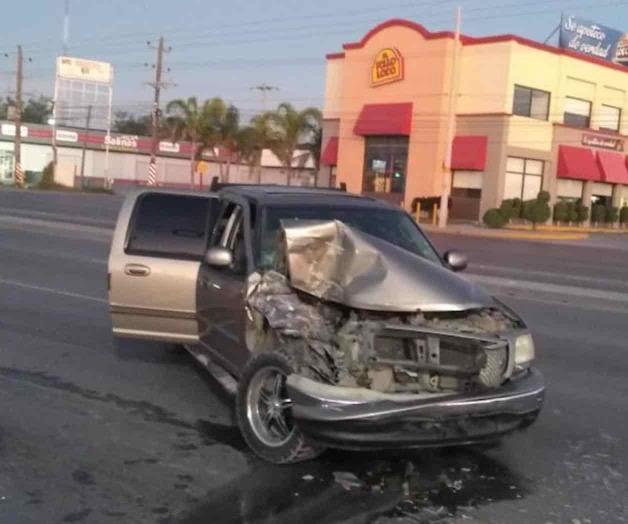 Chocan unidad y la abandonan