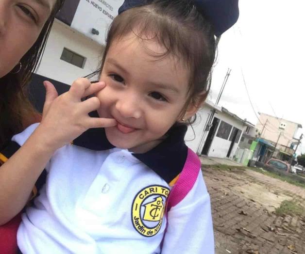 Plagia hombre a su propia hija