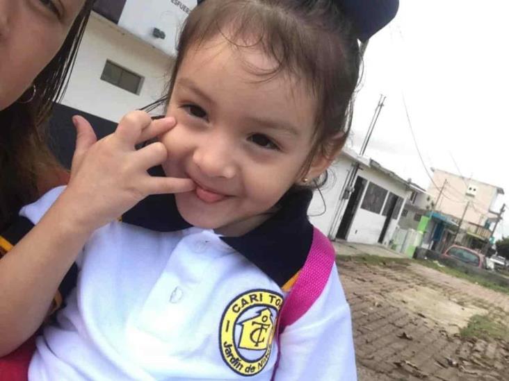 Plagia hombre a su propia hija Plagia hombre a su propia hija