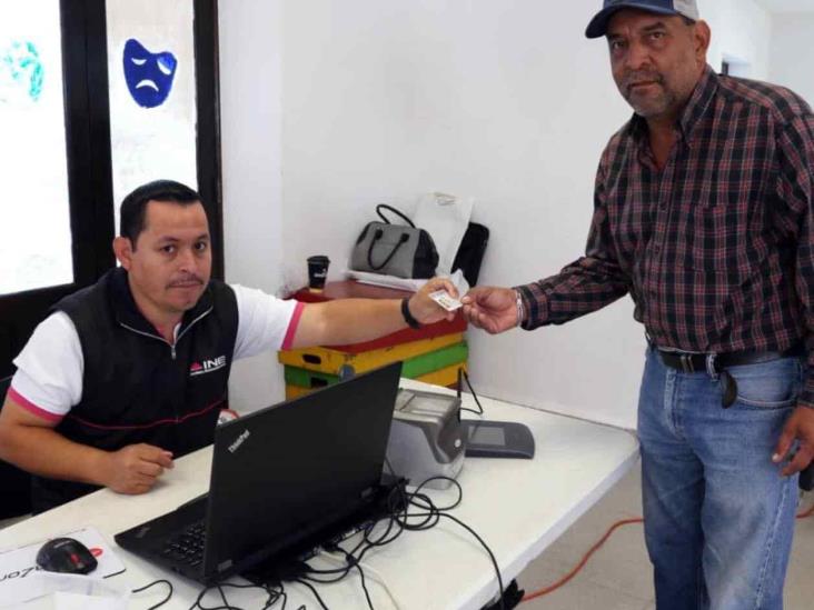 Invitan a tramitar la credencial de elector Invitan a tramitar la credencial de elector