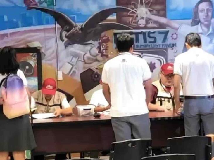 Inicia la entrega de becas Benito Juárez Inicia la entrega de becas Benito Juárez