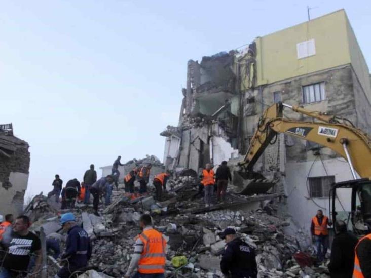 Sismo deja 18 muertos en Albania, buscan a sobrevivientes Sismo deja 18 muertos en Albania, buscan a sobrevivientes