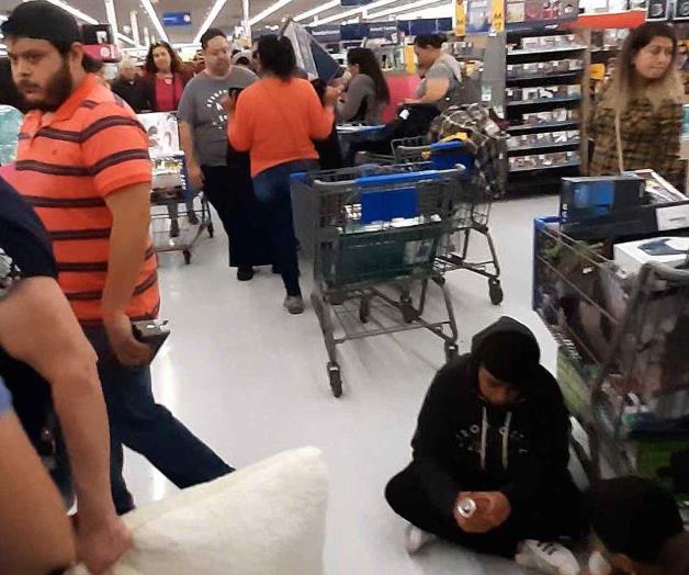 Abren toda la noche para ventas frenéticas