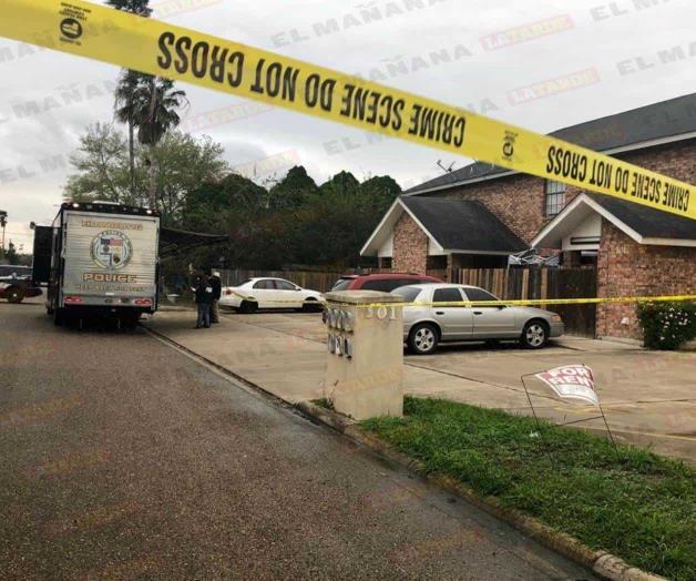 Encuentran tres cuerpos en complejo habitacional