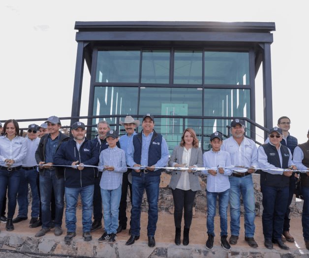 Inauguran un mirador sobre la Sierra Madre