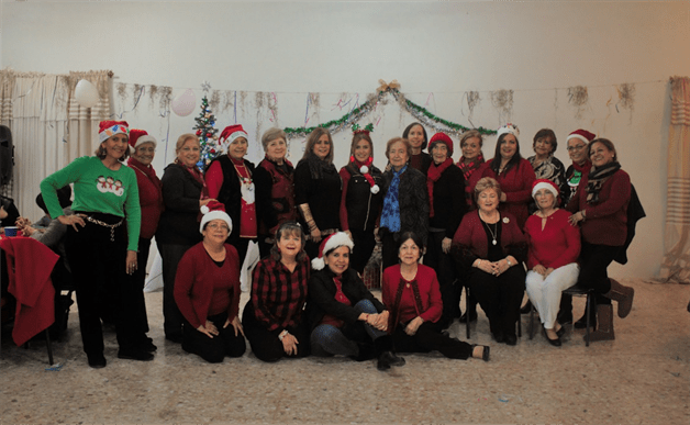 Piden posada y rompen piñata Piden posada y rompen piñata