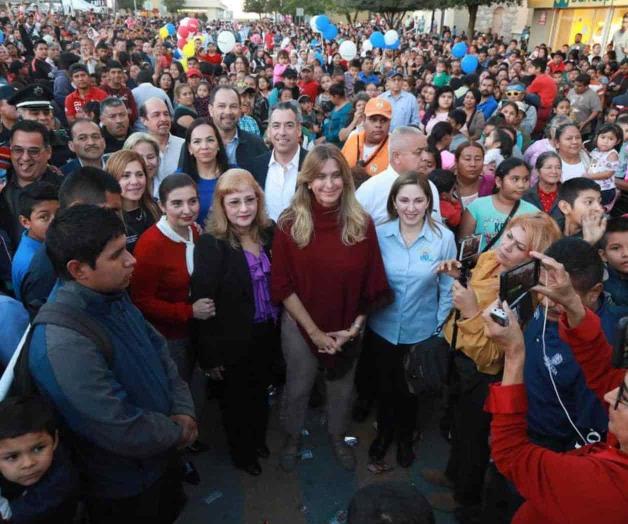 Celebran Día de Reyes con rosca y obsequios