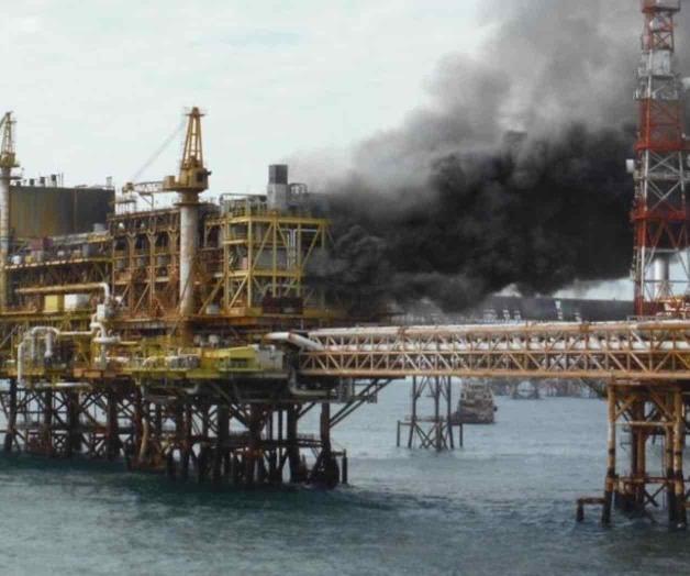 Pemex reporta incendio en plataforma Akal-C 6 en Campeche