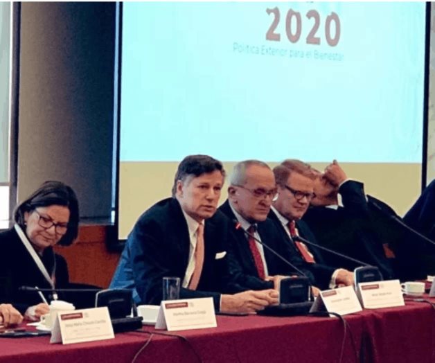 Embajador de EU reclama a Seade por publicar foto durmiendo