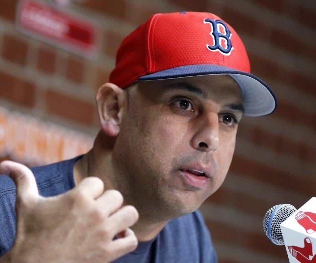 Medias Rojas y Alex Cora terminan relación laboral por robo de señales