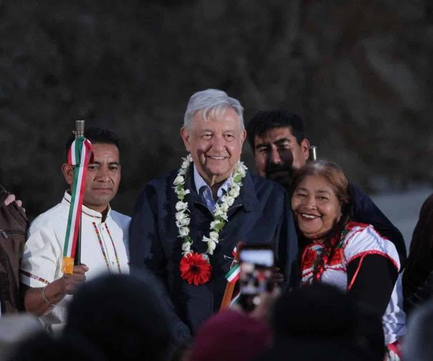 Pese a lluvia, AMLO inaugura nuevo camino en Oaxaca Pese a lluvia, AMLO inaugura nuevo camino en Oaxaca