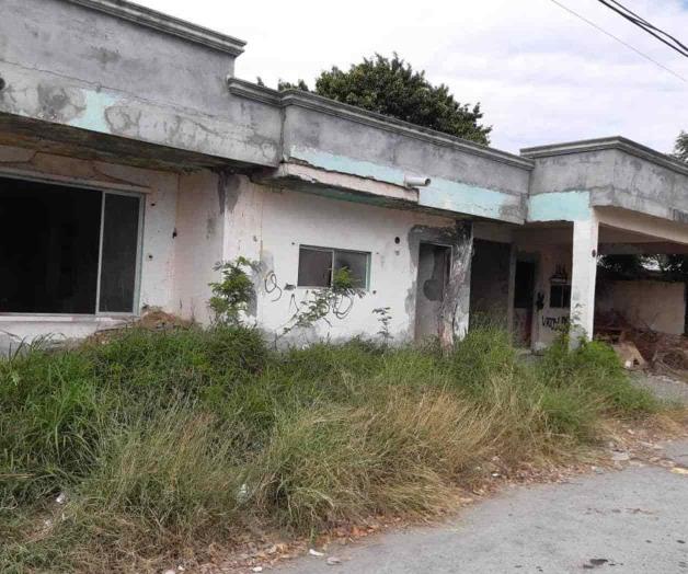 ‘Asusta’ el abandono en que está vivienda