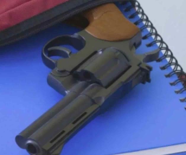 Investigan ingreso de pistola de juguete a primaria de Madero