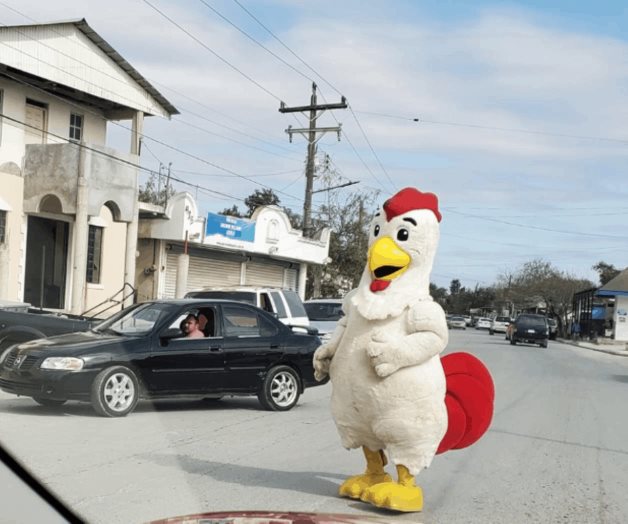Realizan las botargas maniobras riesgosas