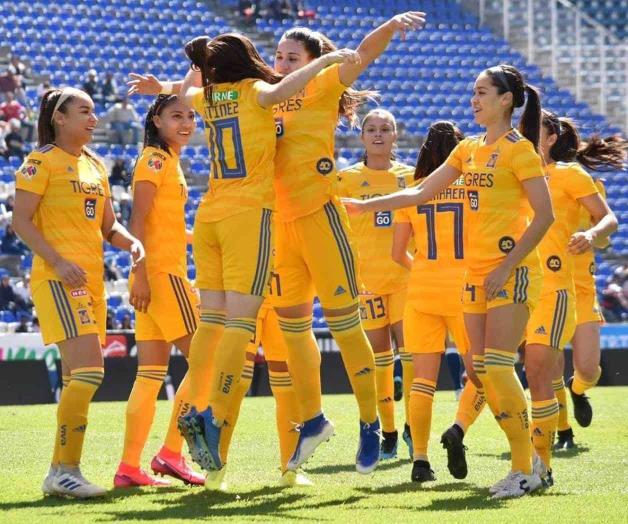 Tigres femenil le quita invicto a Puebla en el Cuauhtémoc
