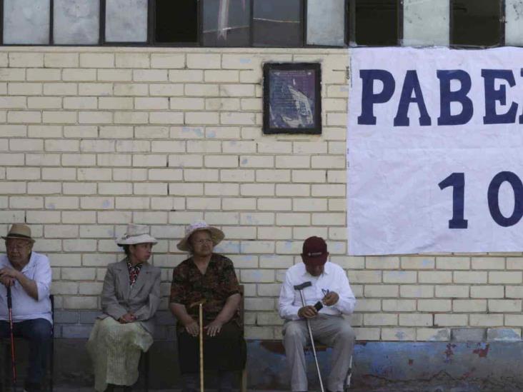 Escogen en el Perú a 130 legisladores Escogen en el Perú a 130 legisladores