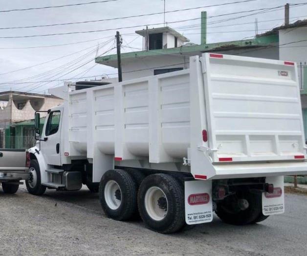 Entregan segundo camión de carga a la III Unidad del Distrito 026