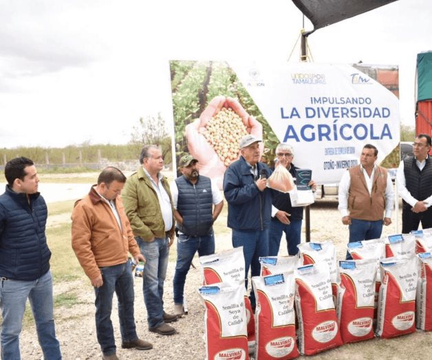 Entrega semillas de soya