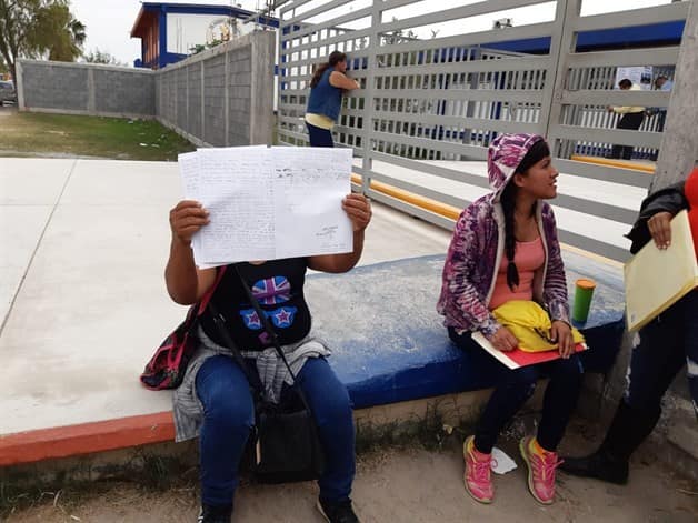 Protestan al exigir espacio en plantel