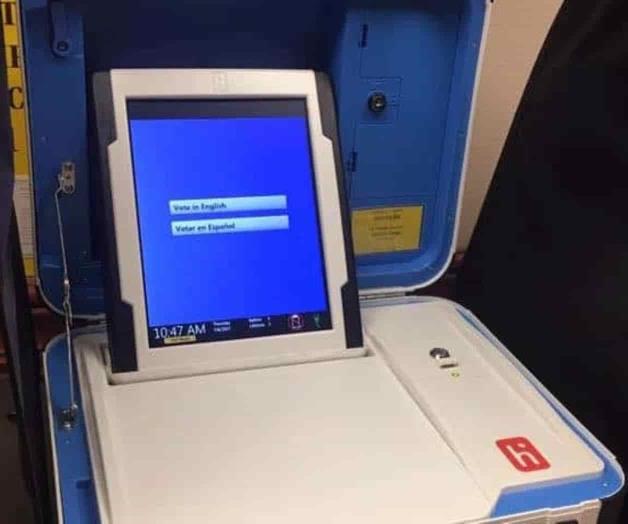 Revisan máquinas de votar Revisan máquinas de votar