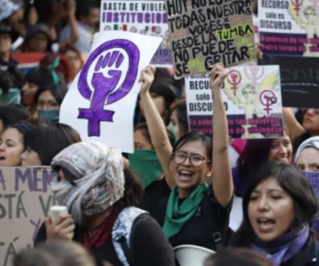 ¿Por qué las feministas se identifican con el color verde y morado?