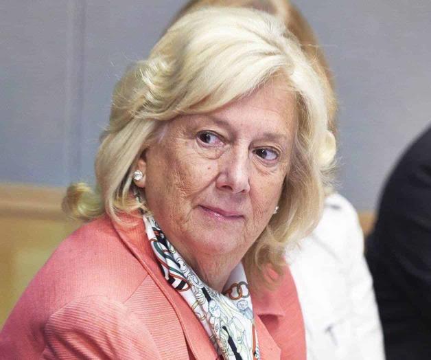 La califican de racista