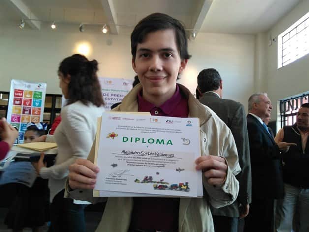 Destaca a nivel país en evento de dibujo