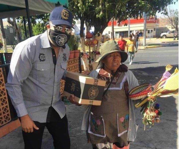 Dan despensas a nombre de El Chapo