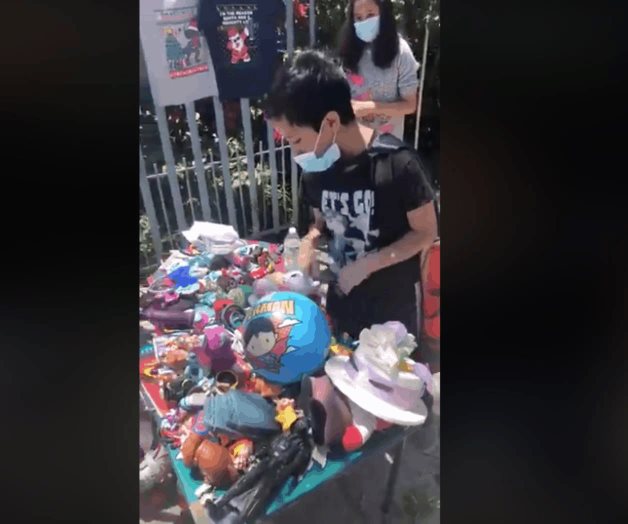 Niño cambia sus juguetes por despensa en Tijuana