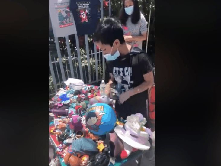 Niño cambia sus juguetes por despensa en Tijuana Niño cambia sus juguetes por despensa en Tijuana
