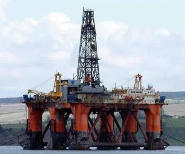 Acentúa crudo desplome; Brent pierde 10%