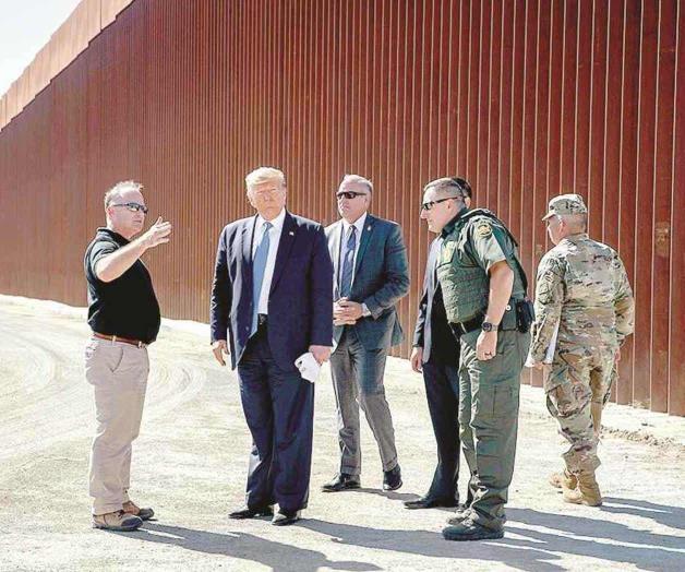 Trump quiere que muro sea negro