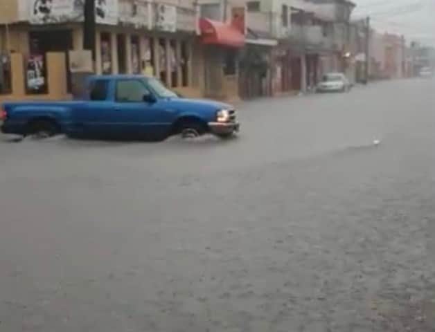 Inundan lluvias intensas varios sectores de Matamoros
