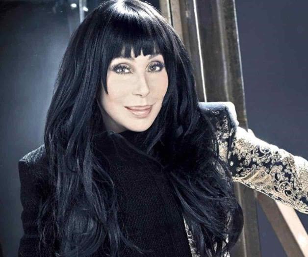 Cher 74... años Cher 74... años