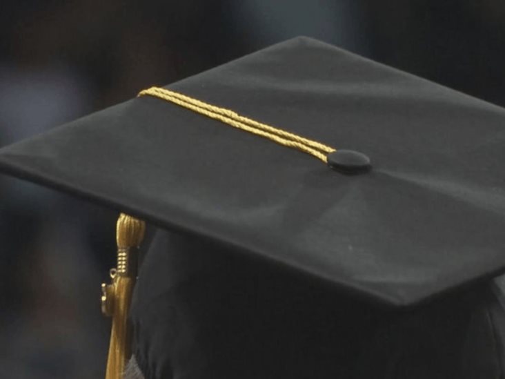Reciben estudiantes un certificado técnico Reciben estudiantes un certificado técnico