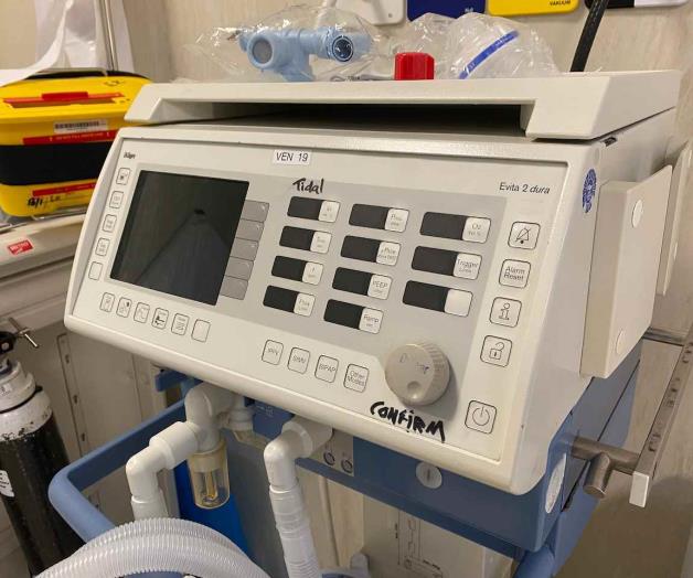 Suspenden a cuatro funcionarios por compra de ventiladores a hijo de Bartlett