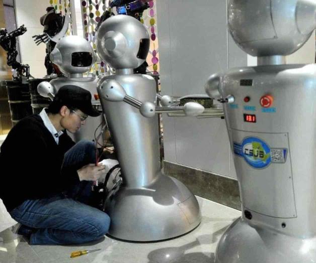 Desarrolla el IPN robot sanitizador Desarrolla el IPN robot sanitizador