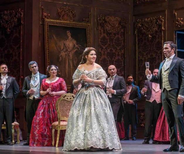 La Traviata: La ópera de una mujer sola La Traviata: La ópera de una mujer sola