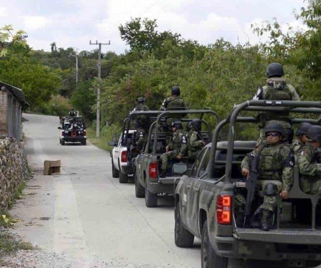 Respaldan controversia contra Ejército en calles Respaldan controversia contra Ejército en calles