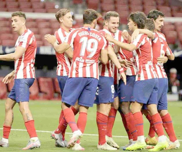 Gana Atleti a Alavés y se afianza en podio