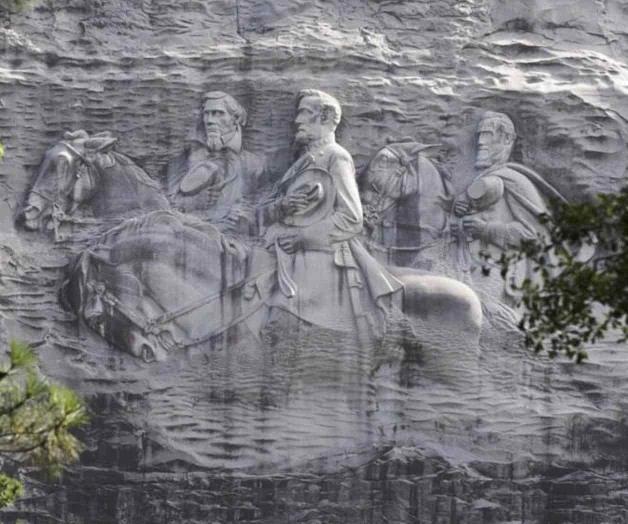 Un monumento a la Confederación está protegido por su tamaño